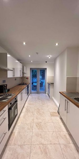 Beautiful studio rooms, beautiful house, bills incl! Room 6 (2A) - Photo 1