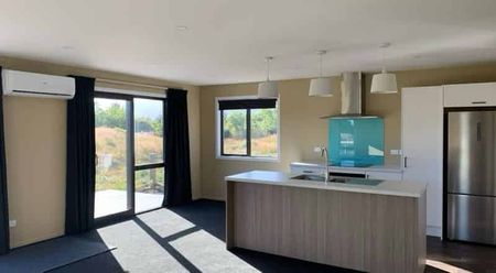 WESTPORT - 3 BEDROOM WITH APPLIANCES - Photo 2