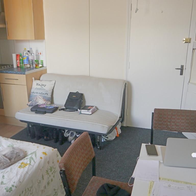 Studio to rent - Photo 1