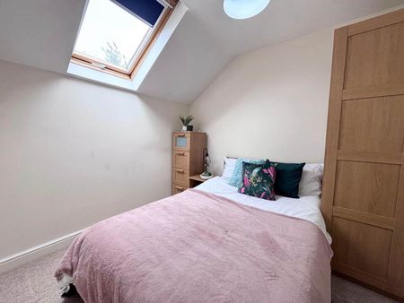Hough Lane (Room 4), Bramley, Leeds - Photo 5
