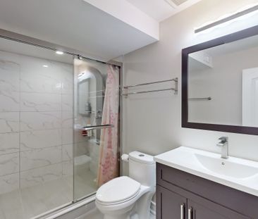 For Lease - 17 Blazing Star Street, East Gwillimbury, Ontario - Photo 2