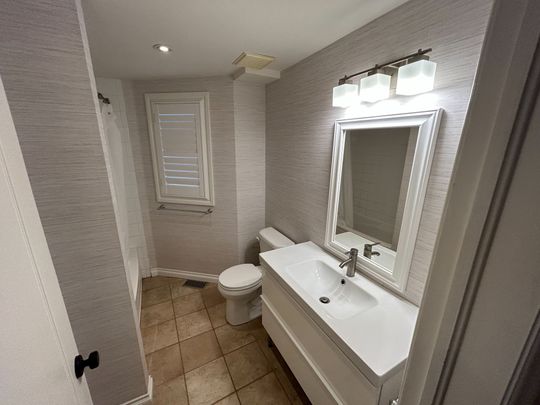 For Lease - 15 Castlefield Avenue Unit# Upper, Toronto, Ontario - Photo 1