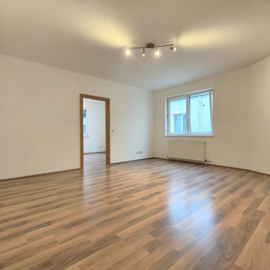 Charmante 2-Zimmer-Mietwohnung im Herzen von Hollabrunn - Fußgängerzone - Photo 1