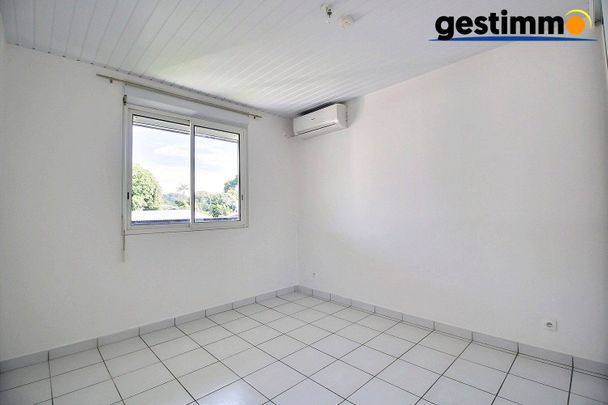 Location Appartement 2 pièces 43m² REMIRE MONTJOLY 97354 - Photo 1