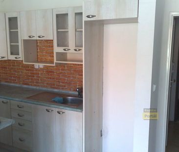 Pronájem bytu 1+kk, 35m2, PZ - Jesenice, nový, parkovací místo - Fotografie 1