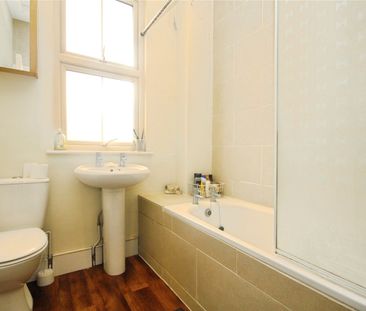 Melrose Avenue, Mitcham, Surrey, CR4 2EG - Photo 5