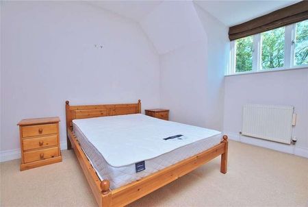 Princess Mary Close, Guildford, Surrey, GU2 - Photo 4