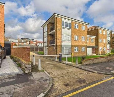 Dale Court, Grove Hill, South Woodford, London, E18 - Photo 6