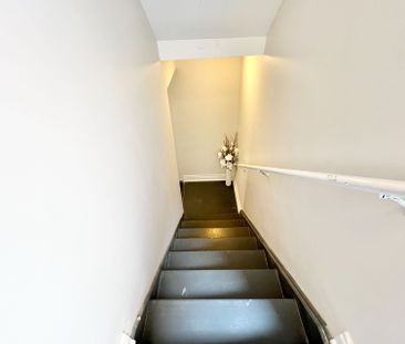 For Lease - 411 Grindstone Trail, Oakville, Ontario - Photo 3