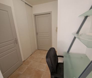 GRAND STUDIO MEUBLE 40 m² AVEC TERRASSE + PARKING, - Photo 6
