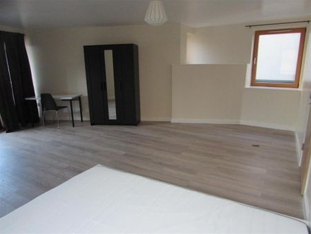 3 bedroom apartment to rent - Photo 3
