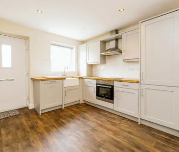 2 bedroom semi-detached house to rent - Photo 5