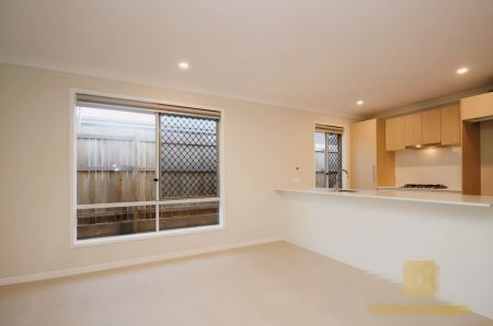 4 bed 2 bath - Photo 5