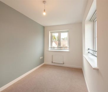 2 bedroom semi-detached house to rent - Photo 5