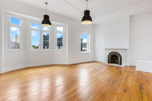 Oversized One-Bedroom on Five Ways - Offered Unfurnished - Photo 1