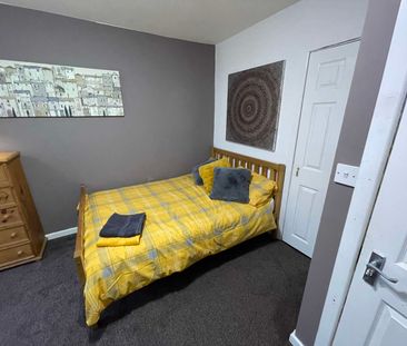 mini HMO room 2 - Photo 6