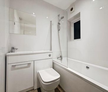 The Bungalows, The Warren, Stanford Le Hope, SS17 - Photo 5