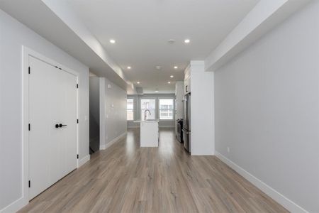 Townhouse Near Rec Centre - Photo 4