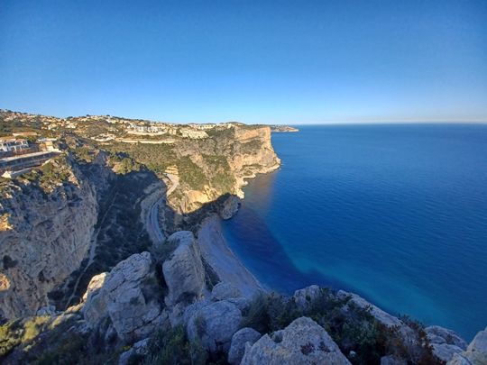 Villa for rent with 4 bedrooms and 3 bathrooms with stunning views - Photo 1