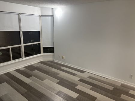 For Lease - 8 Lee Centre Drive Unit# 1912, Toronto, Ontario - Photo 3