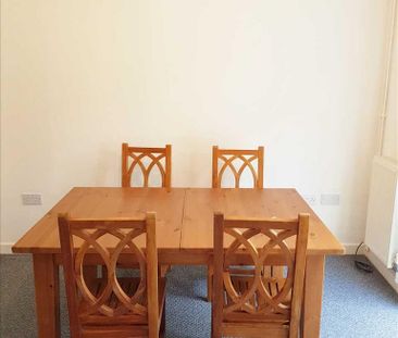 4 bedroom semi-detached house to rent - Photo 3