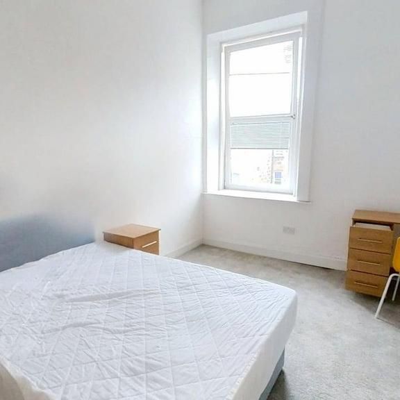 5 bedroom flat to rent - Photo 1