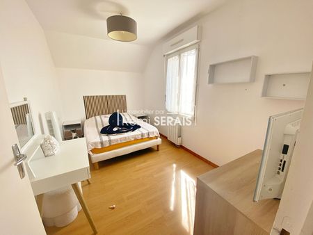 Location Appartement 3 pièces 70m² - Photo 2