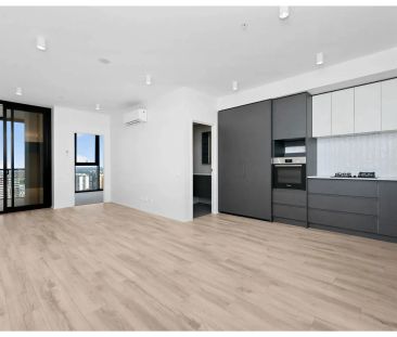 Brand New One bedroom Apartment in Victoria Tower - Photo 3