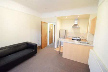 1 bedroom ground floor flat to rent - Photo 2