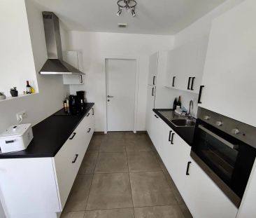 Appartement met 2 slaapkamers en groot terras - Photo 6