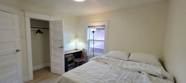 For Lease - 4869 Second Avenue Unit# ROOM, Niagara Falls, Ontario - Photo 1