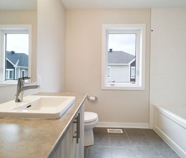 For Lease - 254 Surface Lane, Barrhaven, Ontario - Photo 5