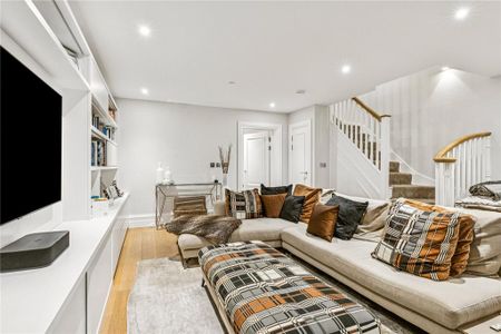 5 bedroom link detached house to rent - Photo 3