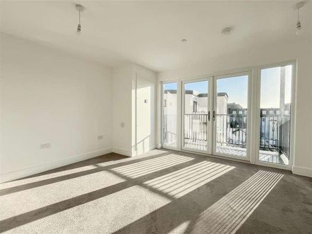 Martin Court, Hastings - Photo 2