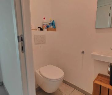 Recent tweeslaapkamer appartement met carport in centrum Beselare - Foto 4