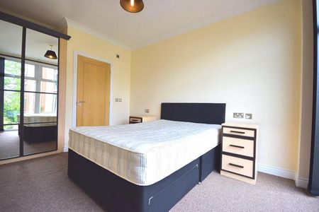 2 Bedroom Apartment Available Arranging tenancy - Photo 2