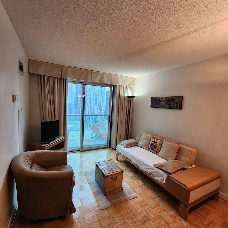 For Lease - 8 Park Road Unit# 2201, Toronto, Ontario - Photo 1