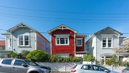 Fully Furnished Character Home - Photo 4