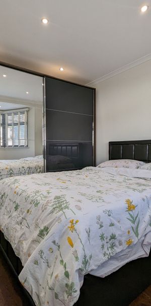 Room to Let Cool Oak Lane West Hendon NW9 - Photo 1