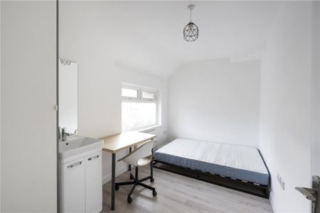 6 bedroom semi-detached house to rent - Photo 4