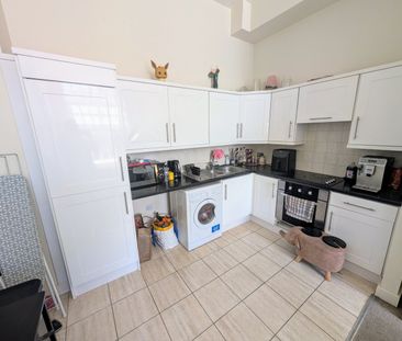 A 1 Bedroom Apartment - Photo 3