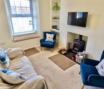 2 bedroom semi-detached house to rent - Photo 2