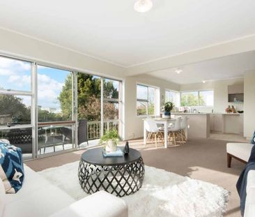 Modern Four-Bedroom Home with City Views! - Photo 2