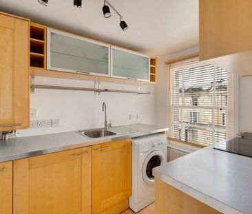 2 Bed Flat - Photo 4