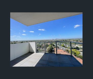 Quiet & Modern 2-Bed + Study Oasis | 5-Min Walk to Westfield Doncaster - Photo 6