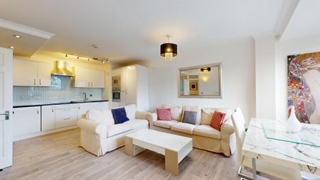 1 Bed Flat, Sherbourne Court, SW5 - Photo 2