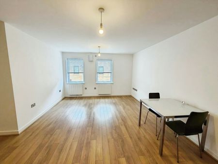 Flat to rent on - Photo 5