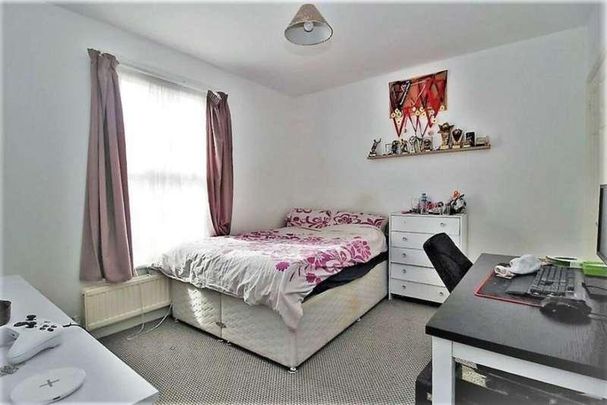 Bedroom House - Dorset Street, Reading, RG30 - Photo 1