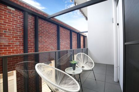Ultimate Apartment in St Kilda Location - Photo 3