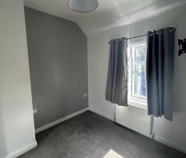 28 Silverstream Parade, Belfast, BT14 8GR - Photo 3